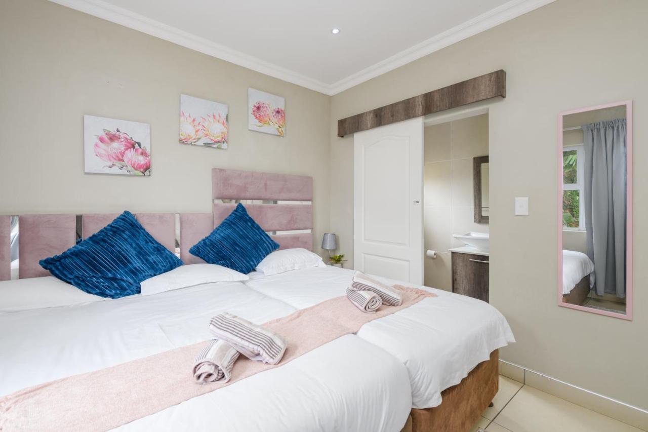 Villa Caylee Caribbean Estates - Ultra-Luxurious - Rimas Interiors Designs - Private Beachfront Escape - Premium Serviced For 8 Guests Port Edward Eksteriør bilde