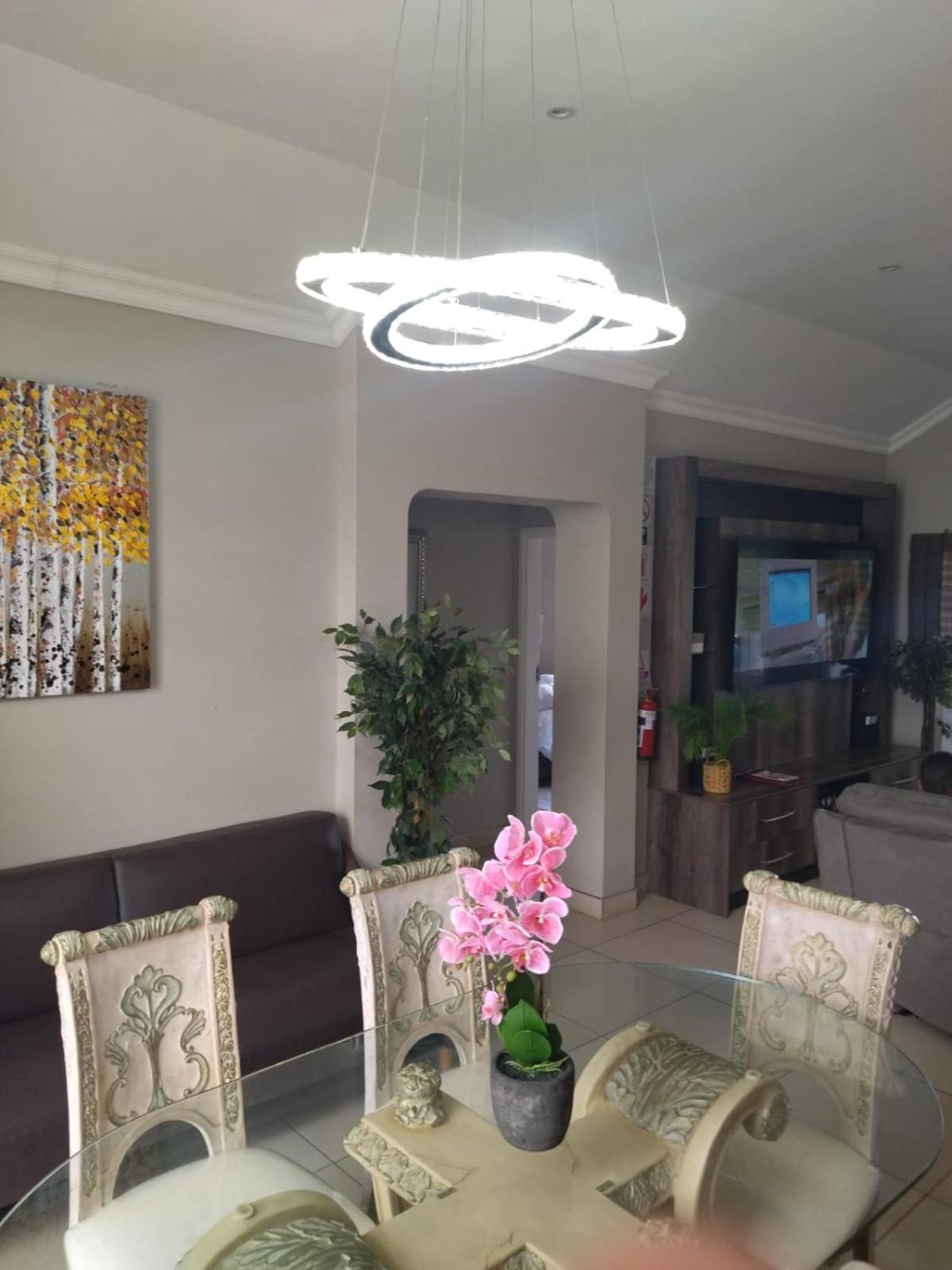 Villa Caylee Caribbean Estates - Ultra-Luxurious - Rimas Interiors Designs - Private Beachfront Escape - Premium Serviced For 8 Guests Port Edward Eksteriør bilde